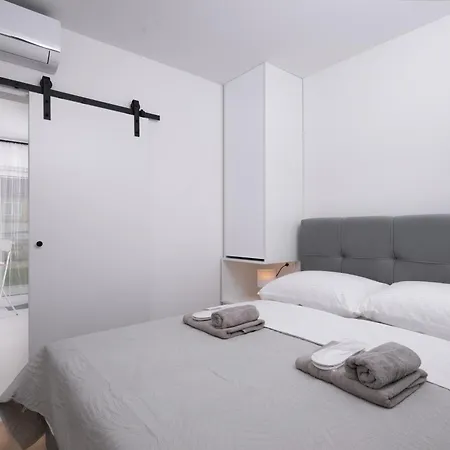 Apartmán Venti With Swimming Pool And Private Parking Kožino