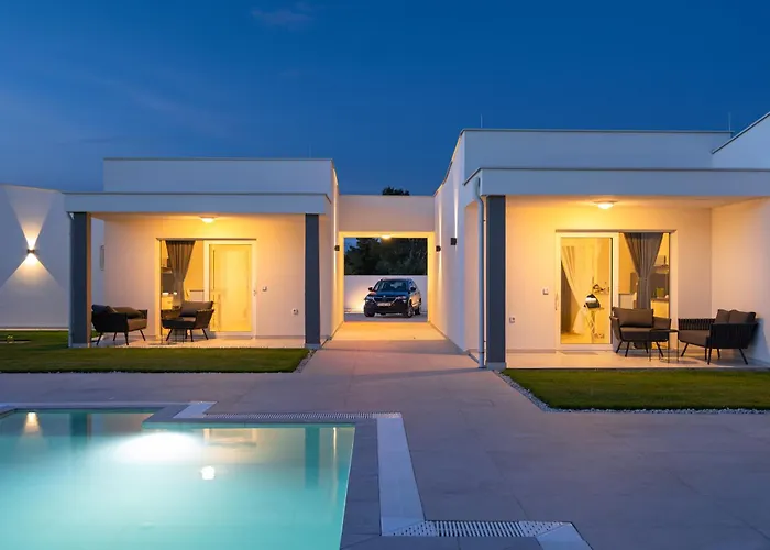 Venti With Swimming Pool And Private Parking *