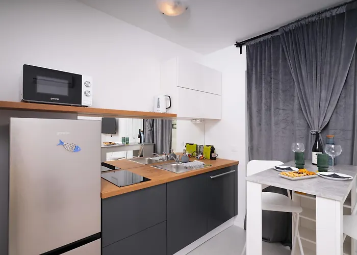 Apartmán Venti With Swimming Pool And Private Parking *