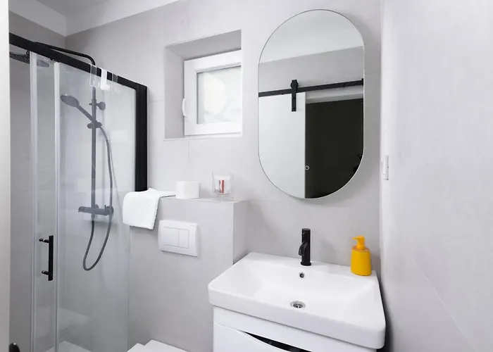 Venti With Swimming Pool And Private Parking Apartmán *