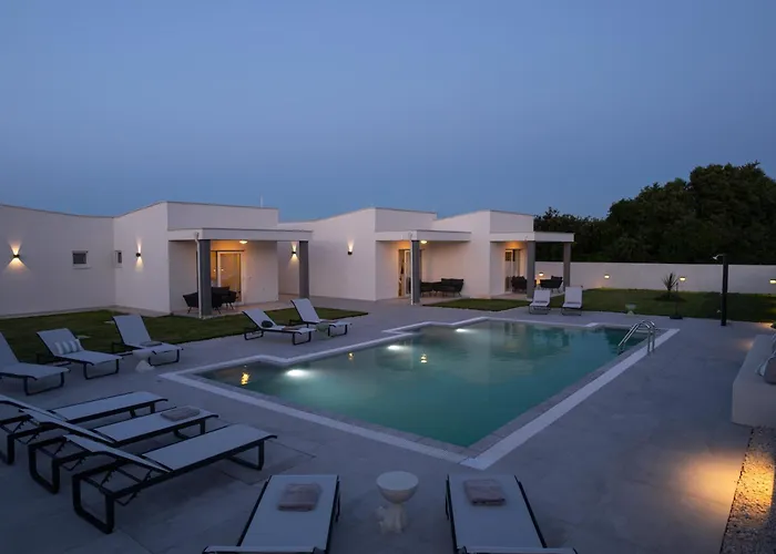 Venti With Swimming Pool And Private Parking *