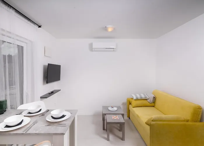 Apartmán Venti With Swimming Pool And Private Parking Kožino