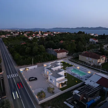 Appartement Venti With Swimming Pool And Private Parking