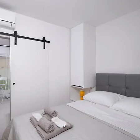 Appartement Venti With Swimming Pool And Private Parking
