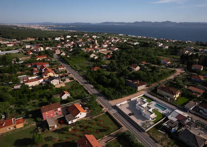 Venti With Swimming Pool And Private Parking Kožino